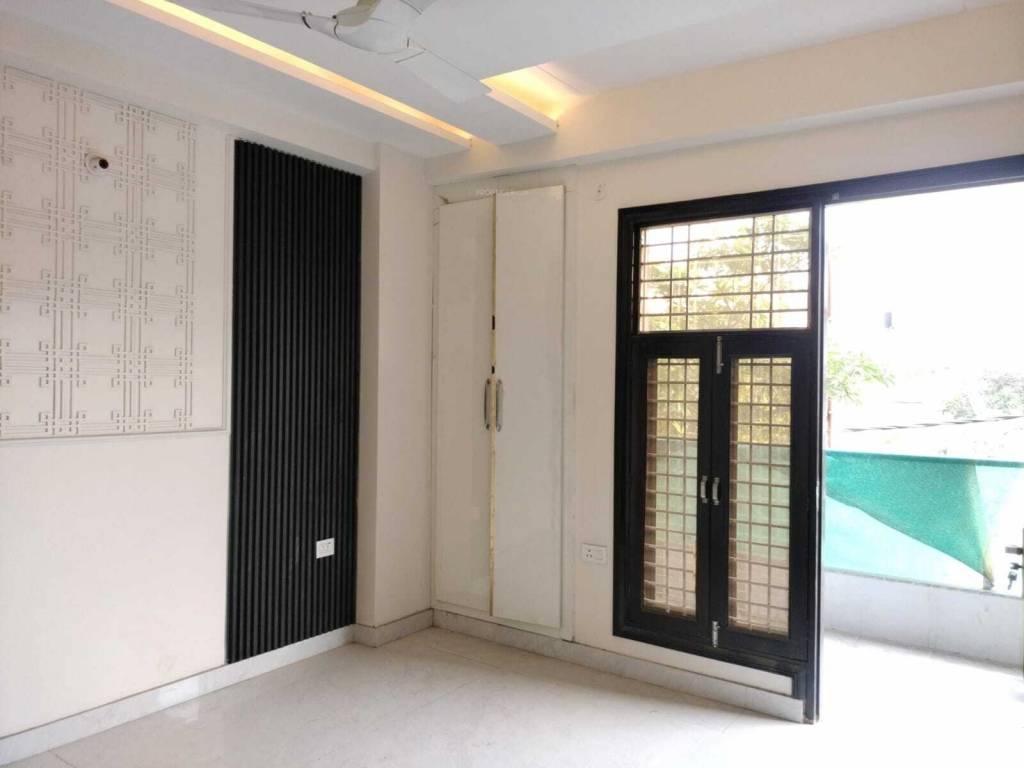 independent floor Bedroom