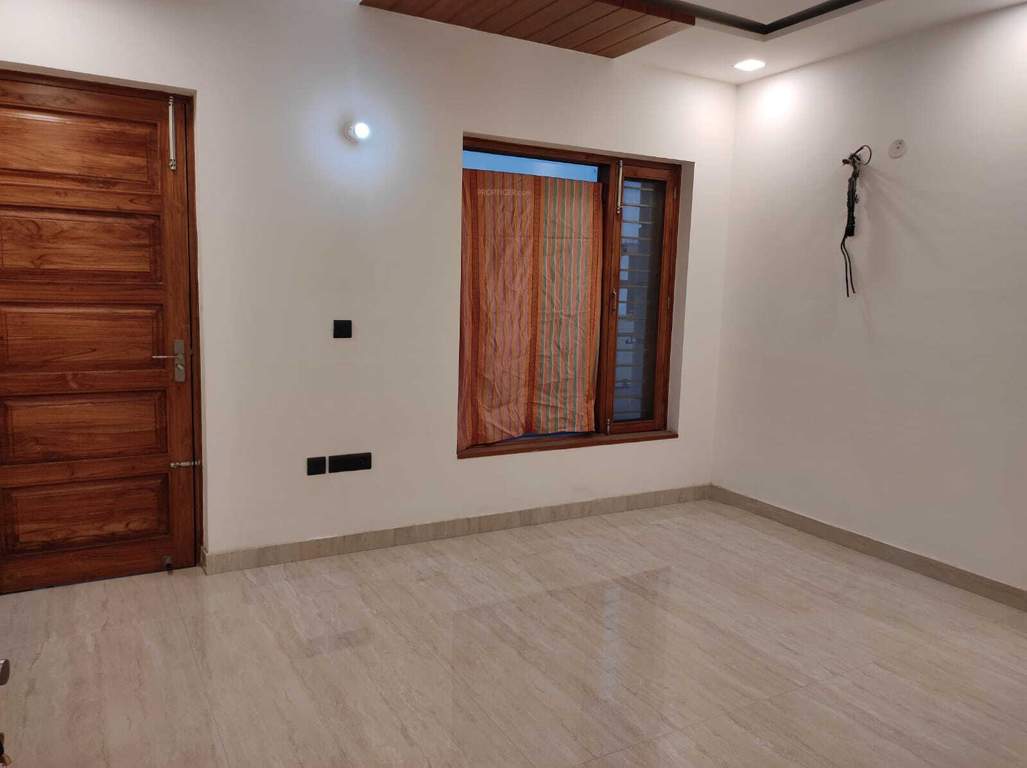 level up luxury floors Living Area