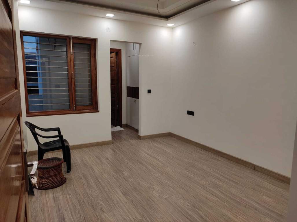 level up luxury floors Living Area