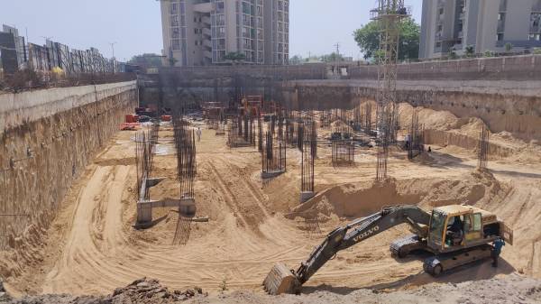  western-luxuria Block A Construction Status Aug-25