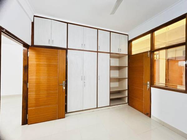 Bedroom shree-ji-apartment Bedroom