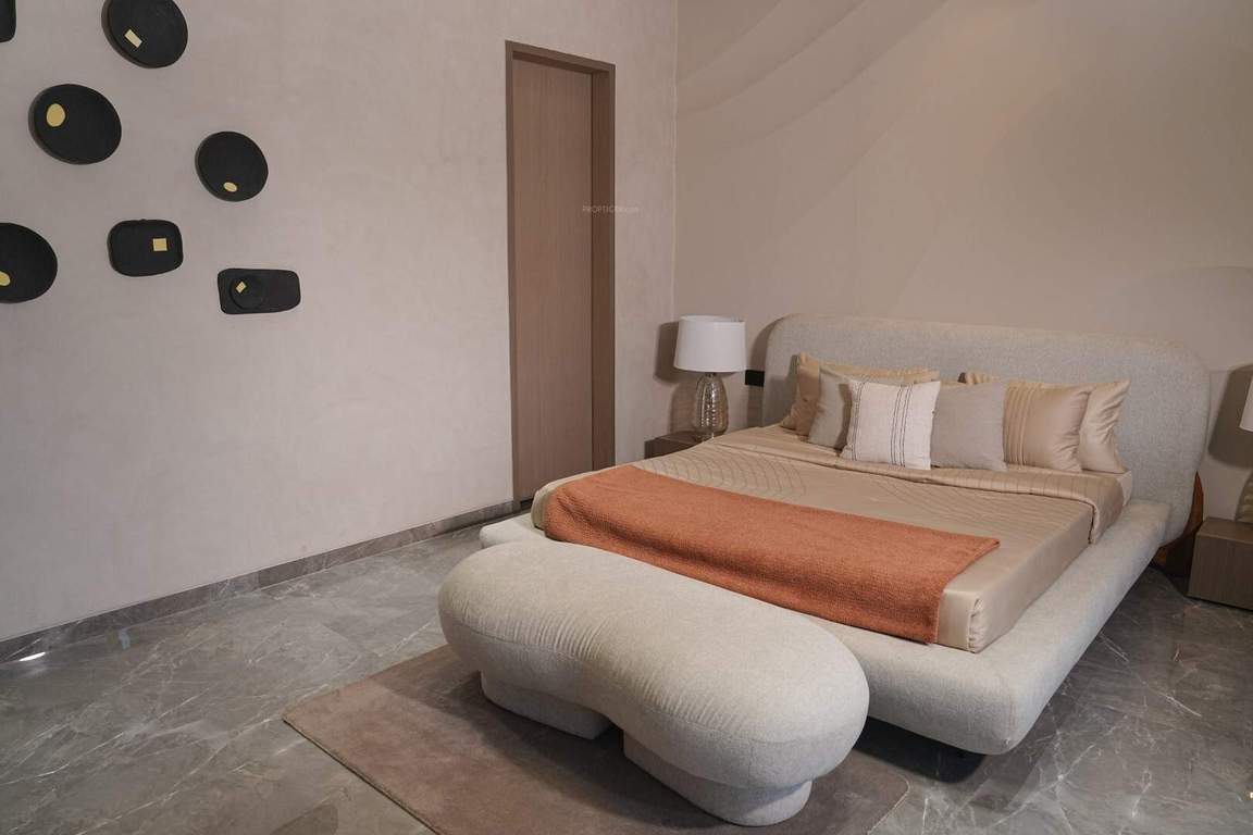  aristo amaya Bedroom
