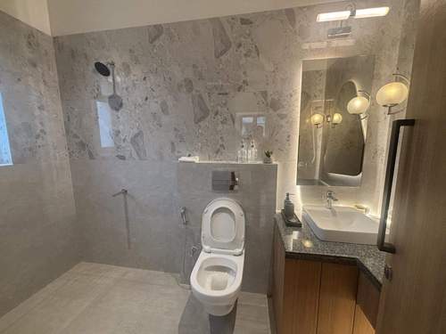  soham-pravya Bathroom