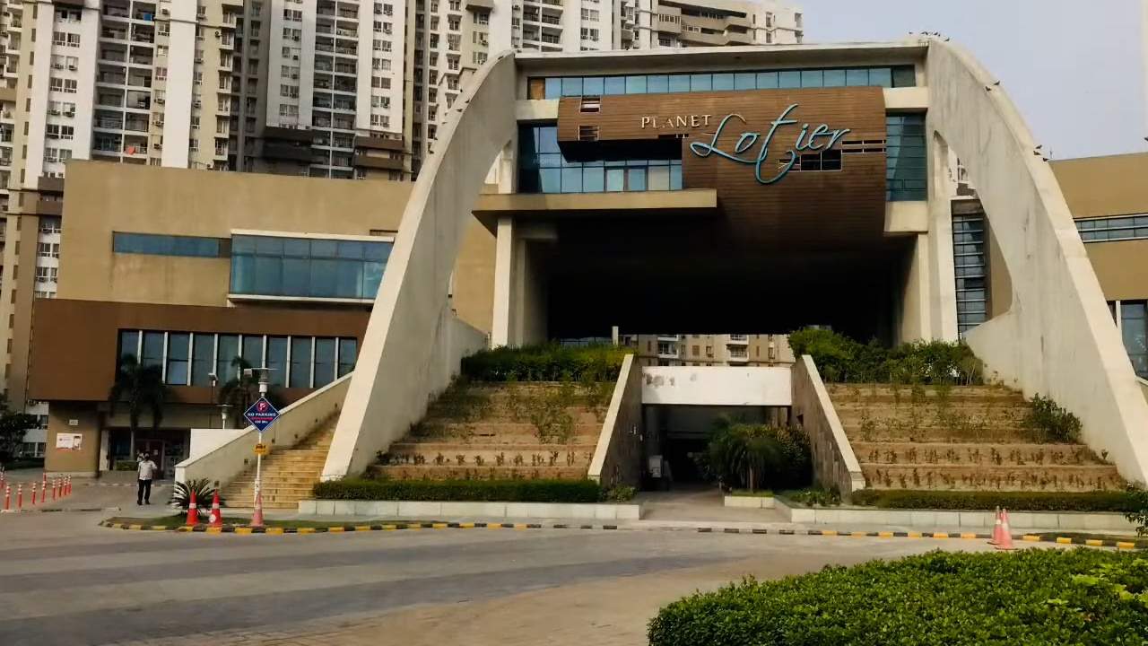  lotus boulevard Club House