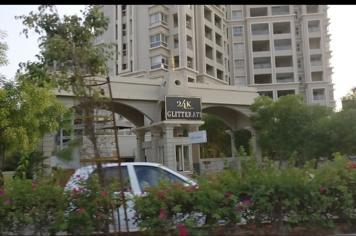 24k glitterati Elevation