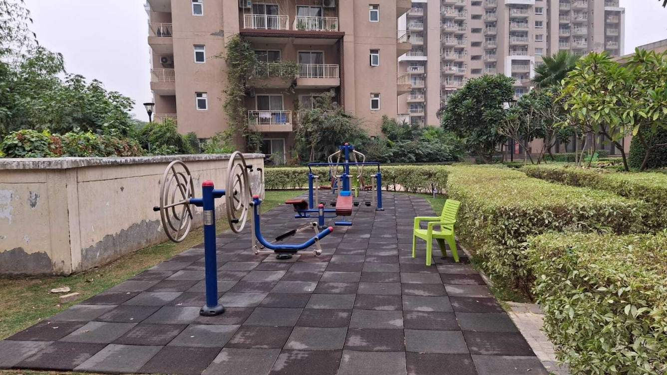  palm gardens Basketball Court