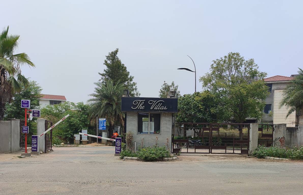  the villas Entrance Gate Security Cabin