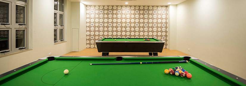 heritage Billiards/ Snooker Table