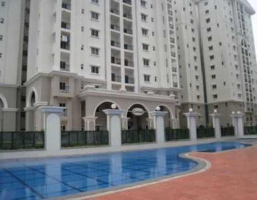  kensington-gardens Swimming Pool