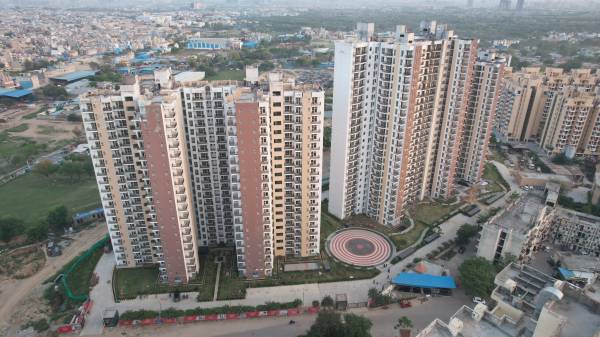 Elevation dummy-Imperia Structures Ltd Noida Esfera