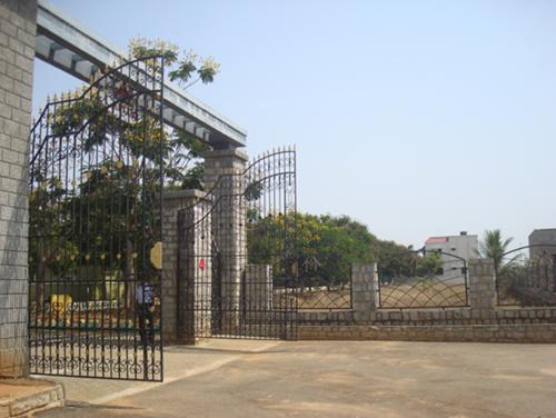  central Images for Amenities of Mahidhara Central