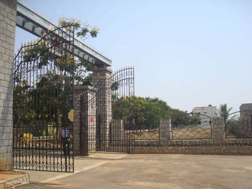  central Images for Amenities of Mahidhara Central