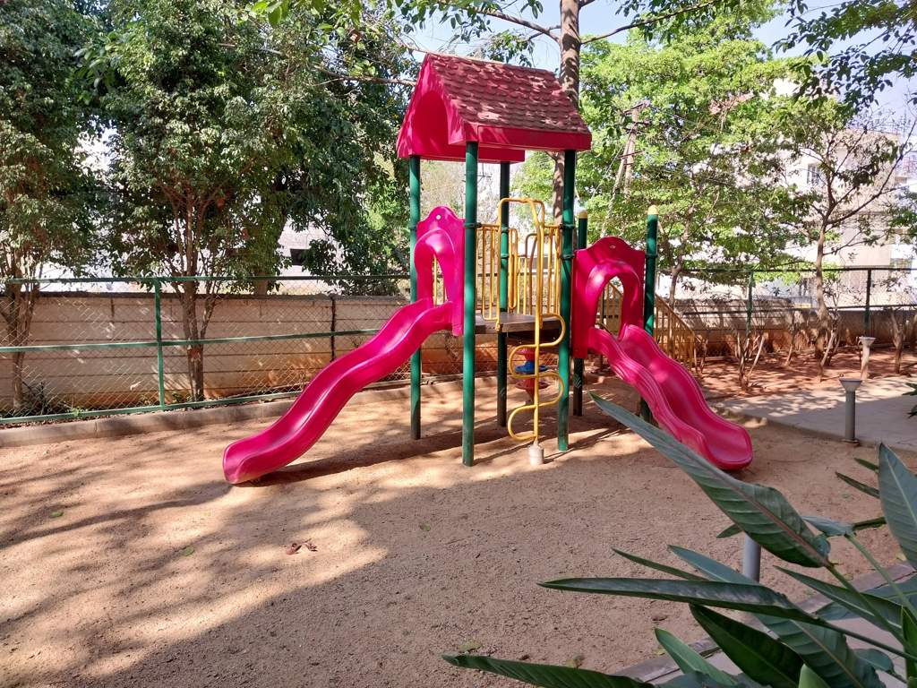  maiden heights at my town Children's play area