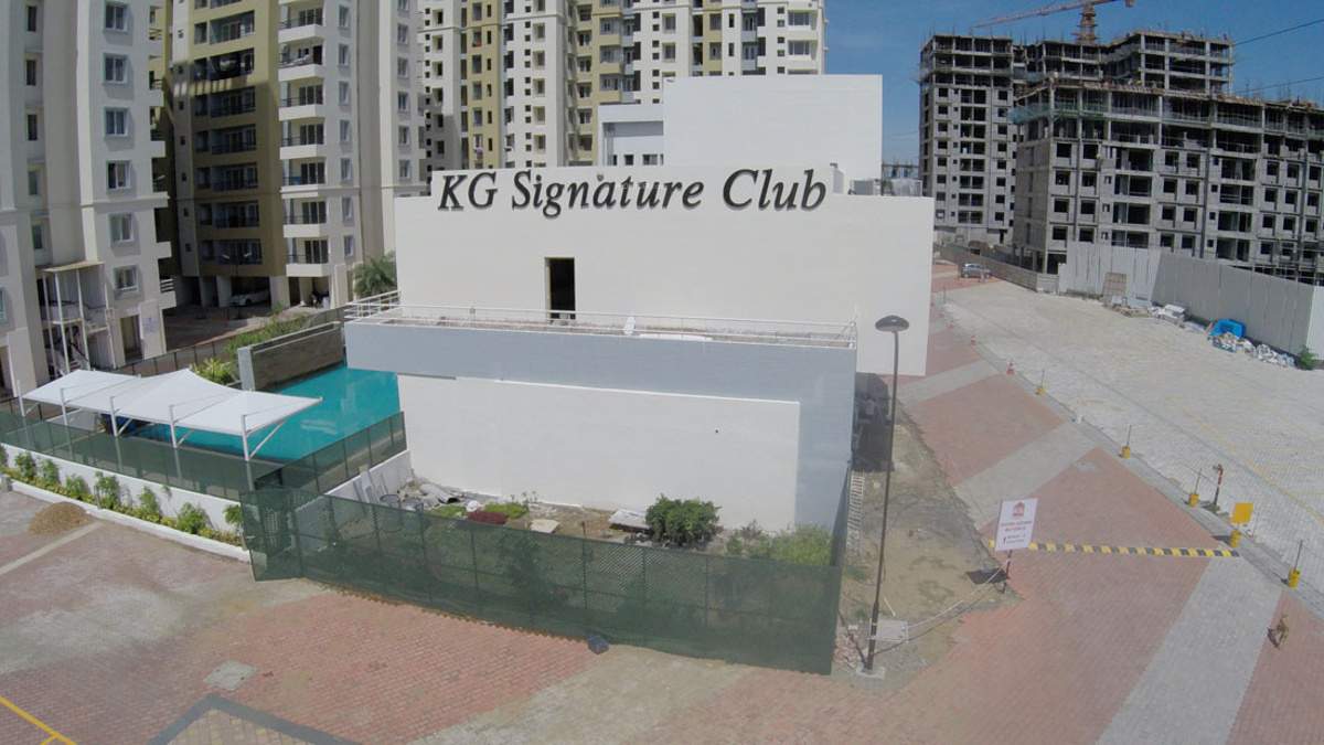  signature city Club House