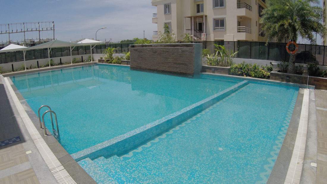  signature city Swimming Pool