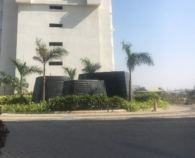  hyde park Paved Compound