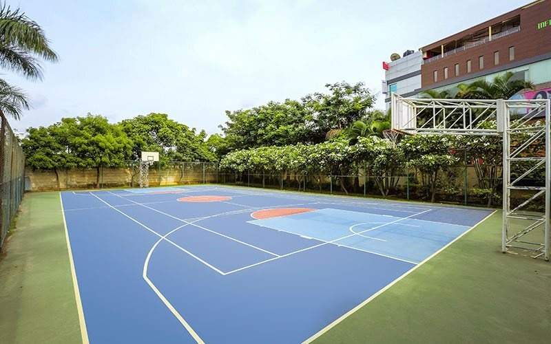 manhattans Basketball Court