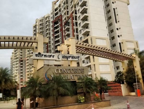  manhattans Gated Community