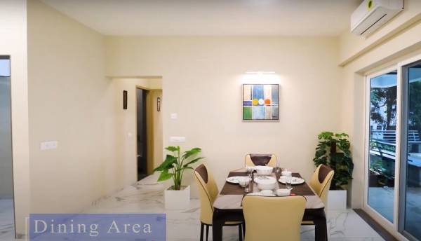  peninsula Dining Area