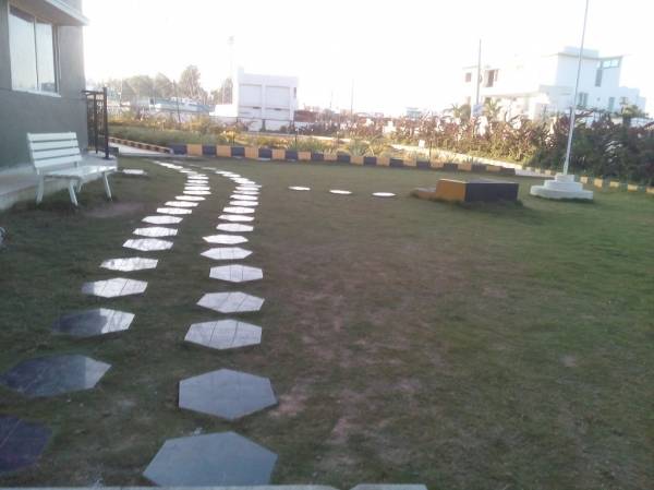  orchids Landscaped Gardens