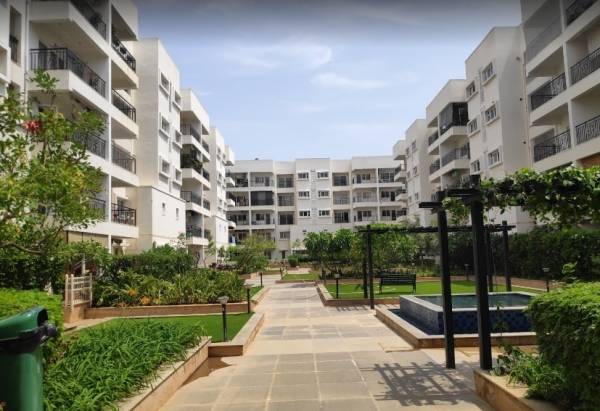 Paved Compound amenities of Prestige Garden Bay