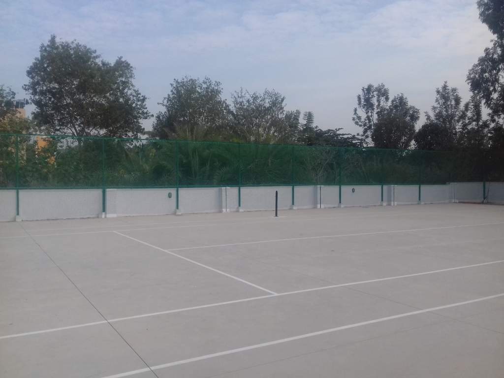 villa valley Tennis Court