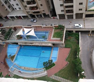  towers Swimming Pool