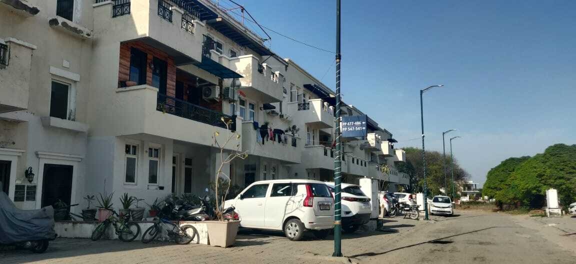  the terraces villa floors Paved Compound