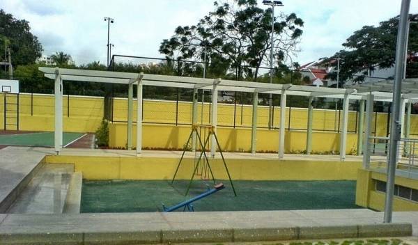  flora Children's play area