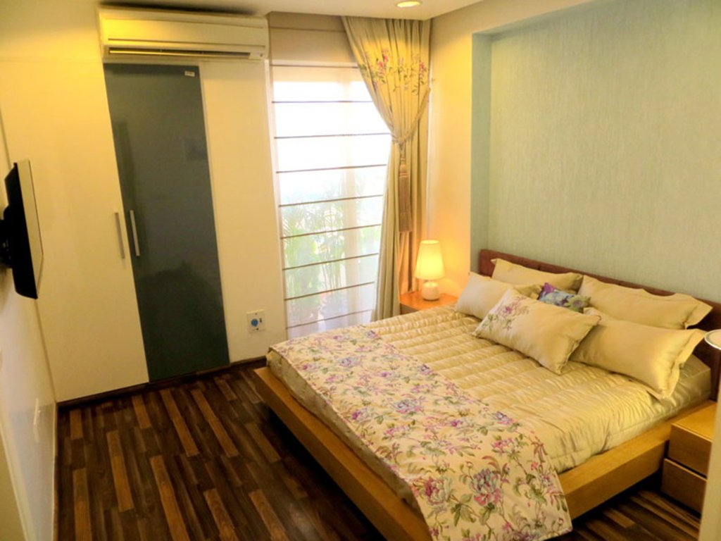 106 golf avenue Bedroom