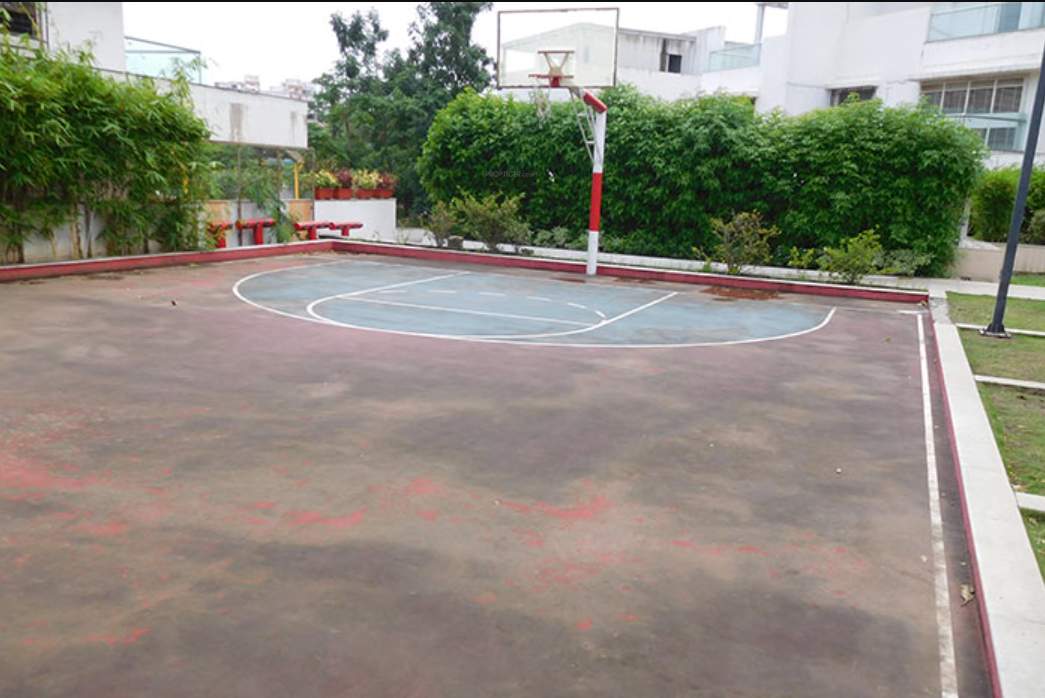  bloomfield apartment Basketball Court