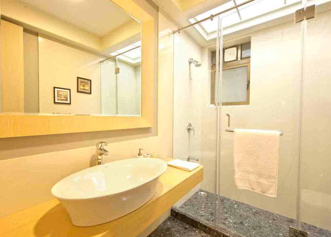  bloomfield apartment Bathroom