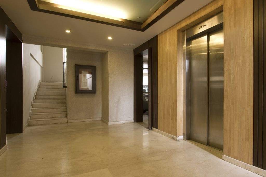  orchid park Lift Available