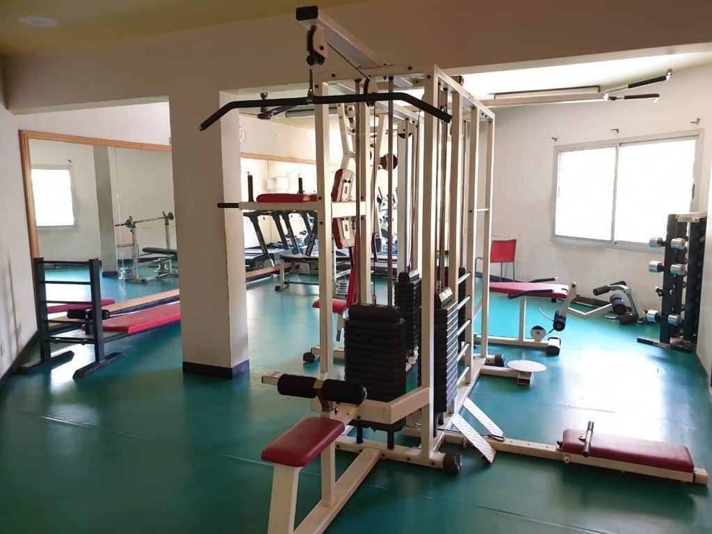  aquamarine Gymnasium