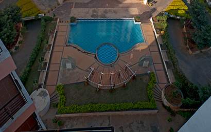  knightsbridge Swimming Pool