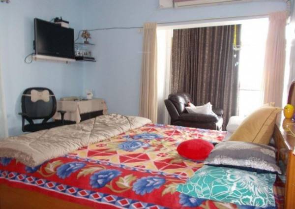  knightsbridge Bedroom