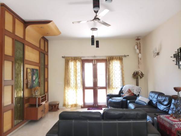  whispering-palms Living Area