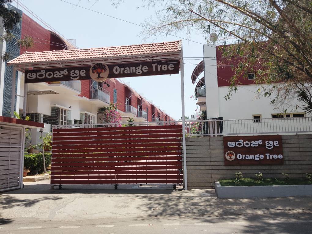  orange tree Entrance Gate Security Cabin