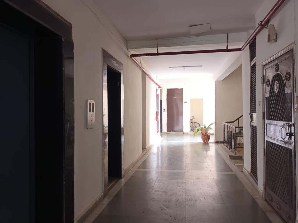  sunrise greens apartment Lift(s)