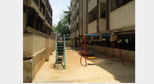  elegance-garnet Children's play area