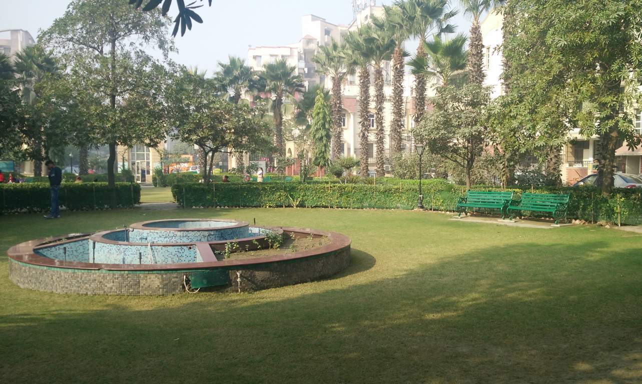 greens apartment Landscaped Gardens