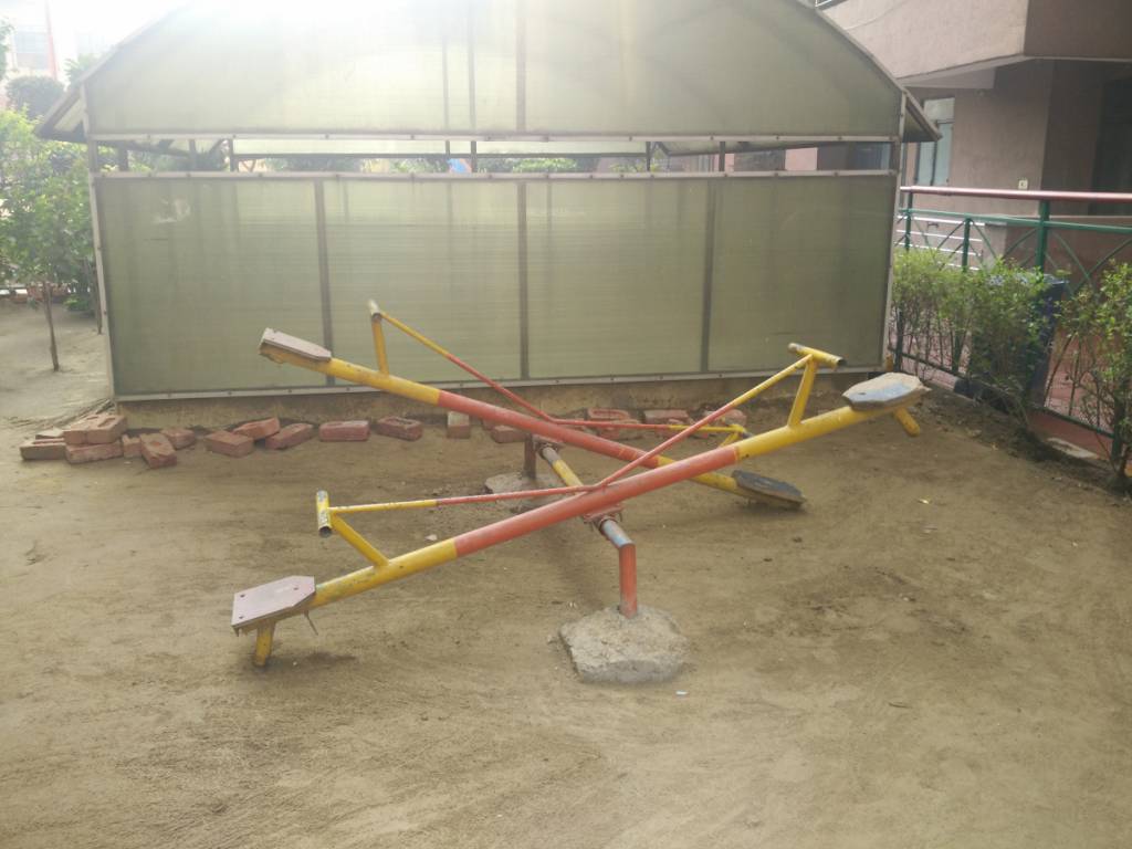  green Children's play area