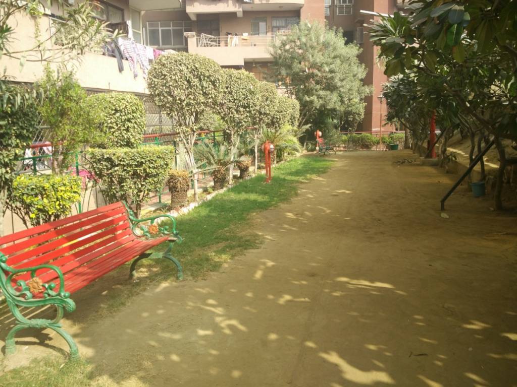  green Landscaped Gardens