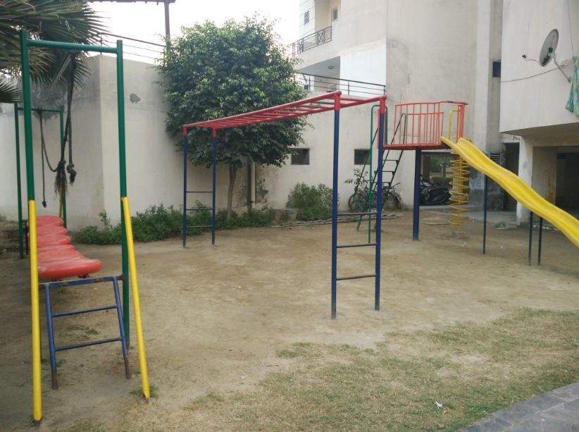  east square Children's play area