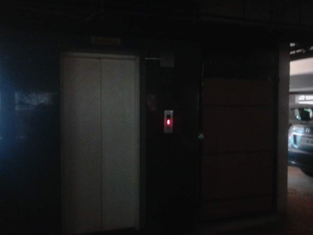  parijatha Lift Available