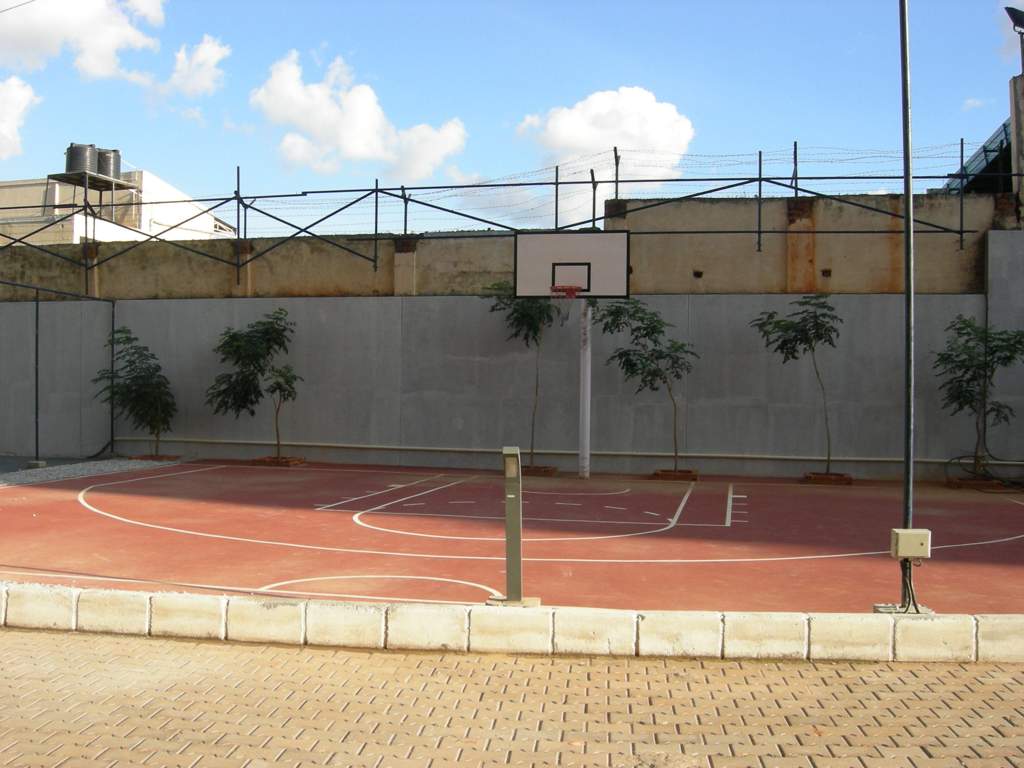  cruz luxor Basketball Court