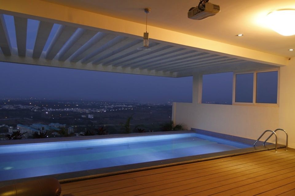  space station Swimming Pool