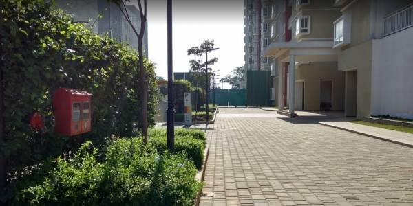 Paved Compound amenities of RMZ Galleria Residences