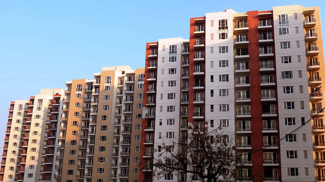  aura Images for Elevation of Mahindra Aura