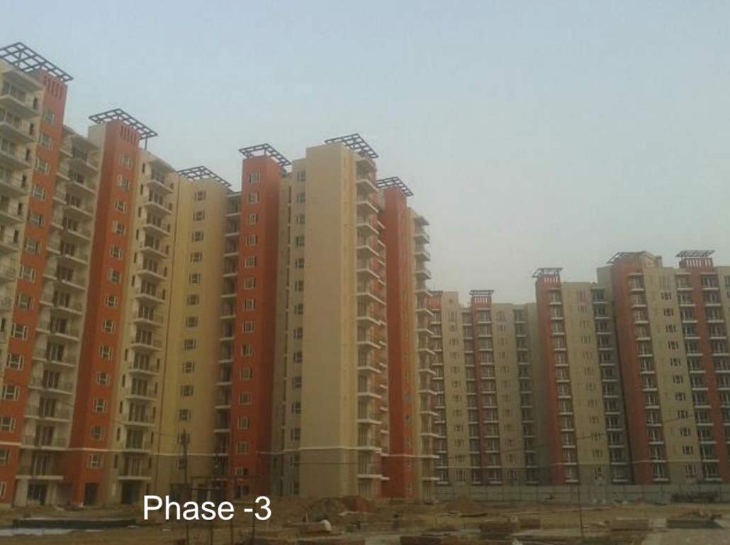  aura Images for Elevation of Mahindra Aura